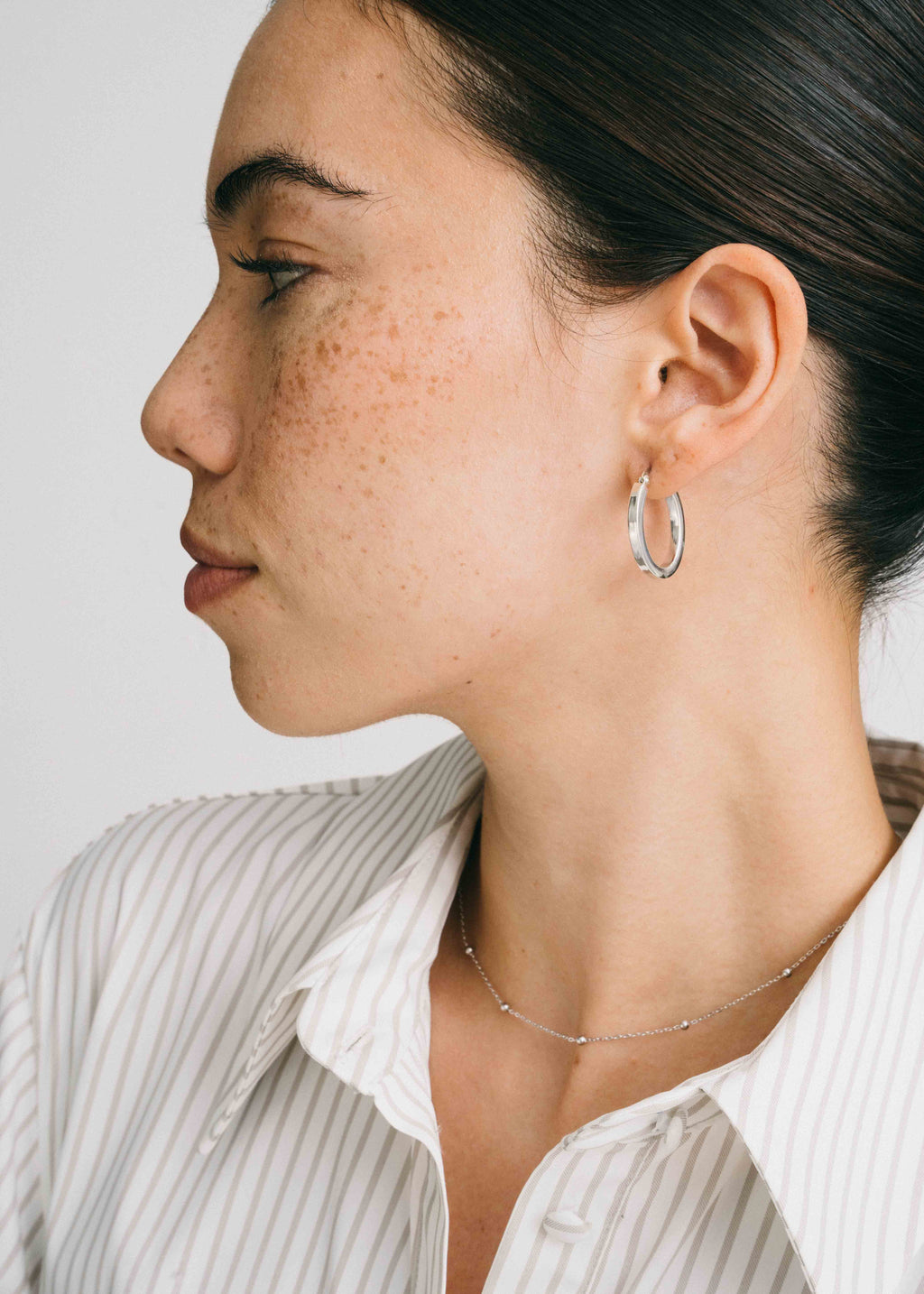 Oval Hoop Earrings (Silver)