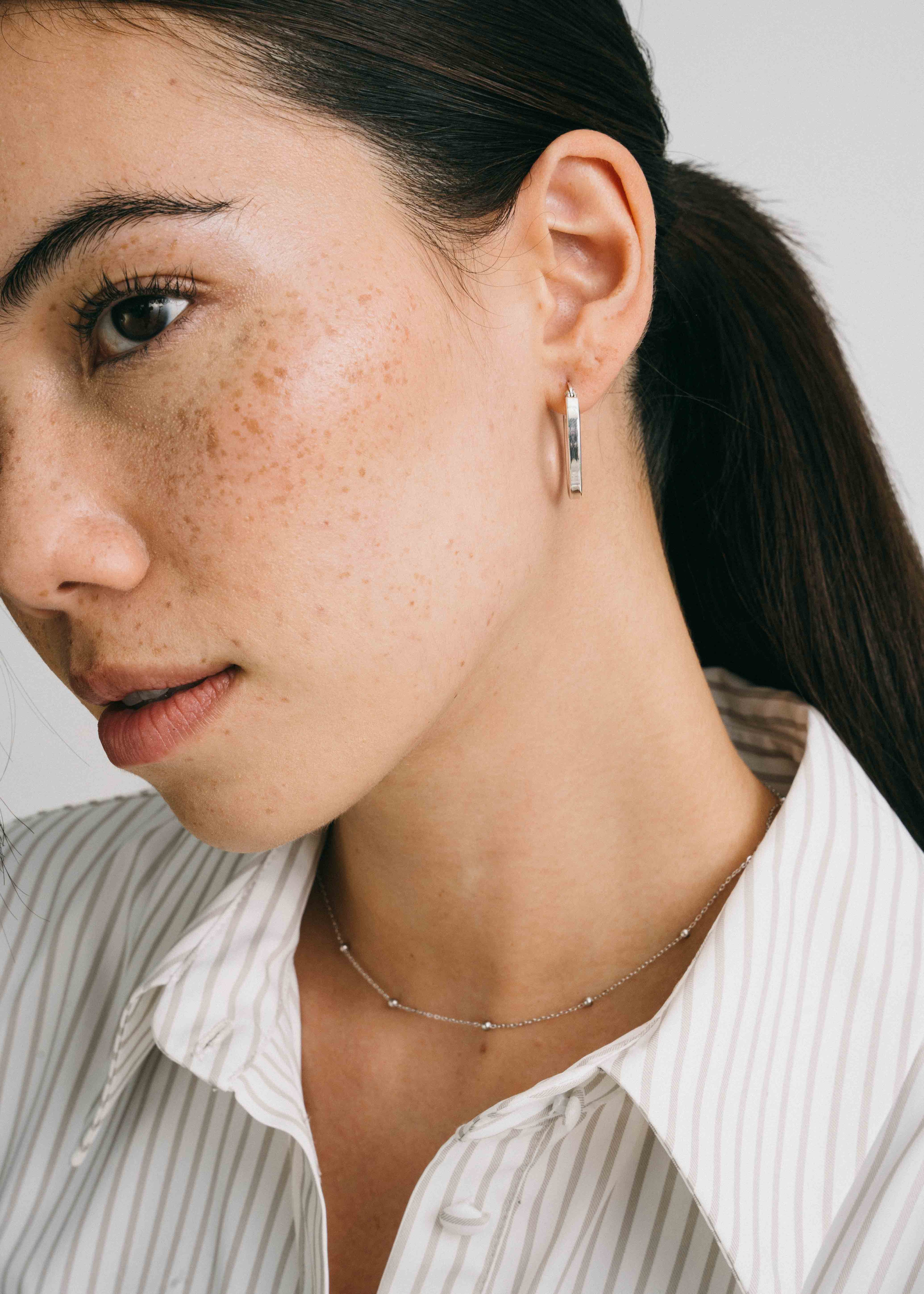 Oval Hoop Earrings (Silver)