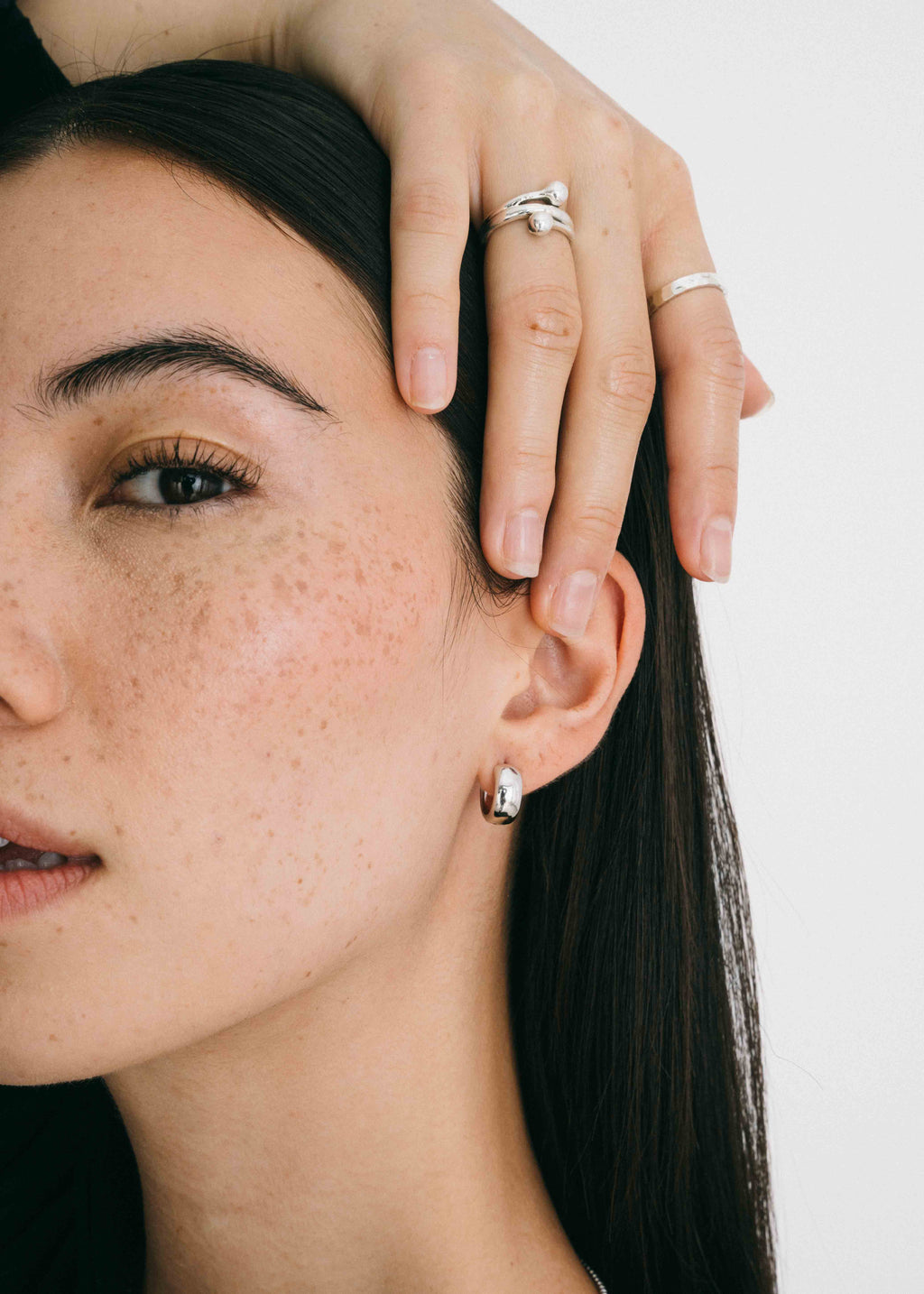 Clasp Shell Earrings